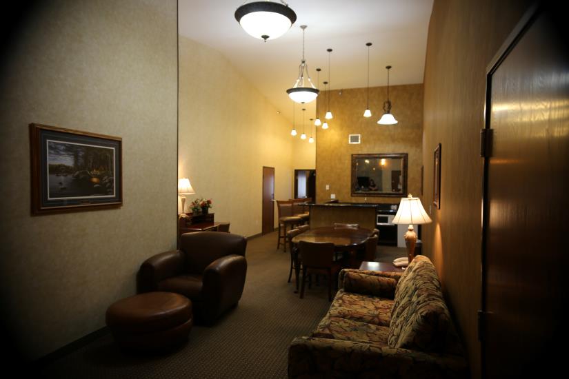 Get a one-night stay in a luxurious suite at Rushmore Express in Keystone for ONLY $89.50! Big savings of 50% OFF! 