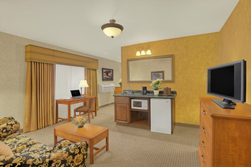 Get a one-night stay in a luxurious suite at Rushmore Express in Keystone for ONLY $89.50! Big savings of 50% OFF! 