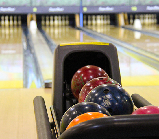 FAMILY FUN is at Meadowood Lanes! Get a Single Topping Pizza, Pitcher, 4 Person Bowling, and Shoes ONLY $50!