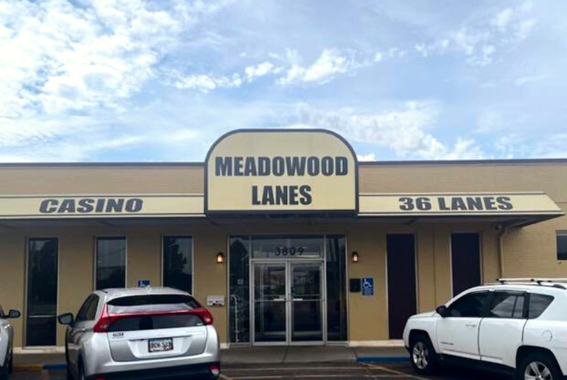 FAMILY FUN is at Meadowood Lanes! Get a Single Topping Pizza, Pitcher, 4 Person Bowling, and Shoes ONLY $50!