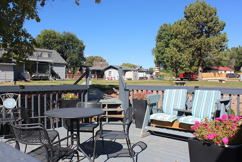 Click Big Deals - SWEET Dreams & COZY Mornings start at the Sweetgrass Inn & Shipwrecks Bar & Grill! Get a 1 Night Stay, Breakfast, & $20 Dining Credit! ONLY $85!